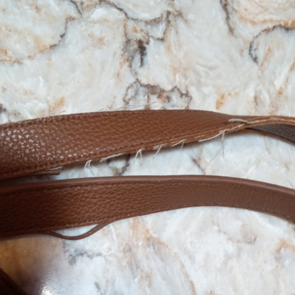 Tommy Hilfiger Brown and Red Shoulder Bag with Smooth Interior and Bright Zipper - Picture 6 of 6